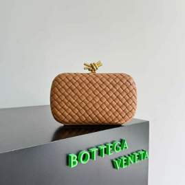Picture of Bottega Veneta Handbags _SKUfw212202162fw